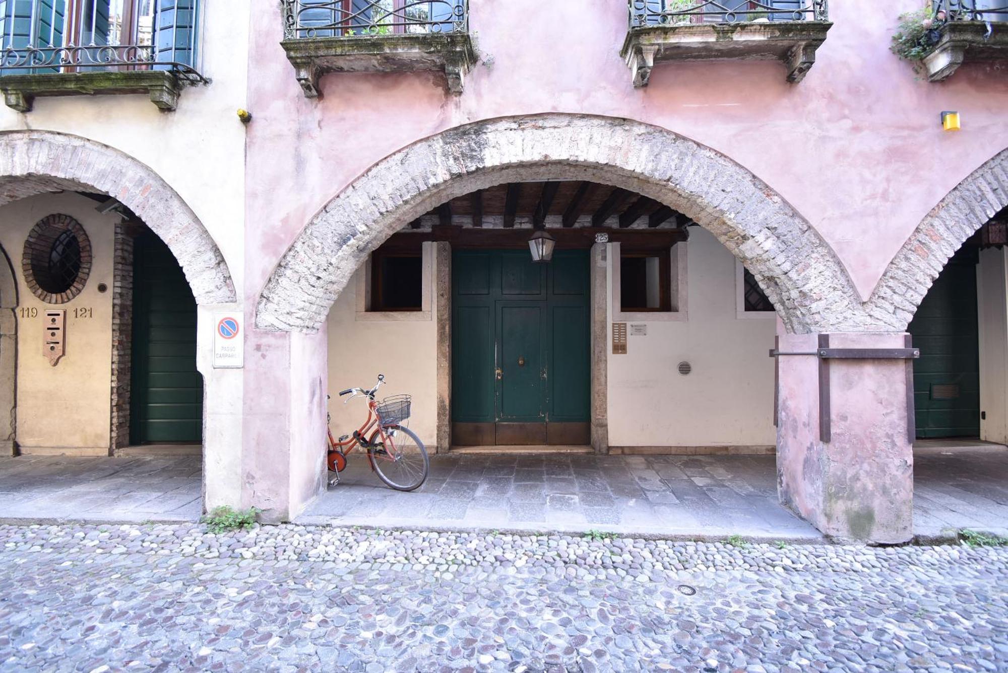 Welc-Om Savonarola Open Space Padova Exterior foto